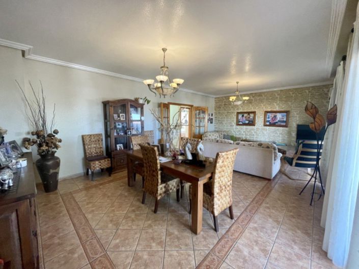 Image No.18-4 Bed Villa for sale