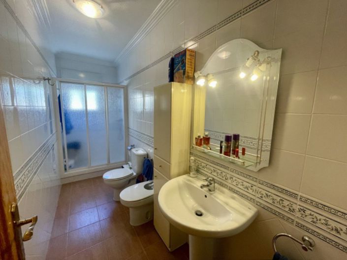 Image No.2-4 Bed Villa for sale