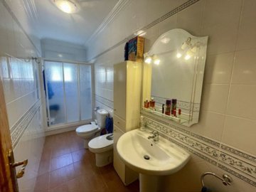 basement-bathroom-csh4