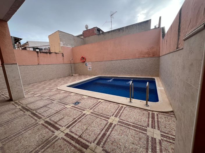 Image No.33-3 Bed Apartment for sale