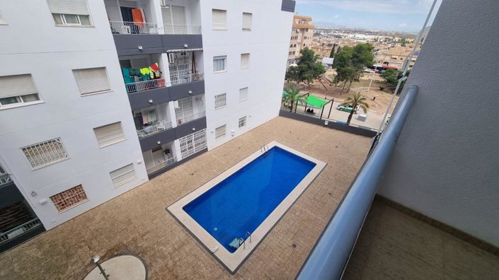 Image No.2-Appartement de 2 chambres à vendre à Torrevieja