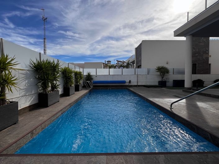 Image No.3-3 Bed Villa for sale