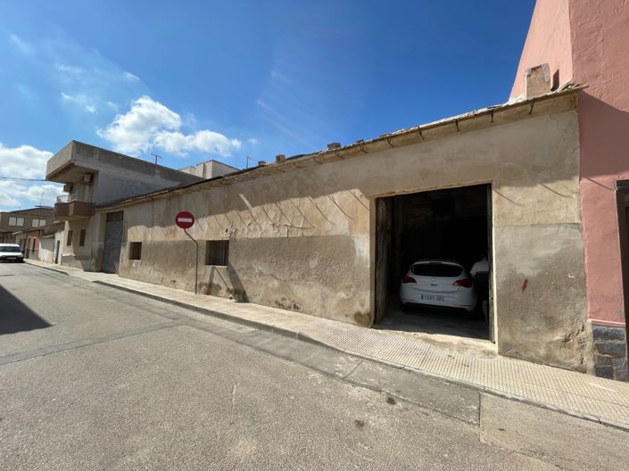 Image No.2-4 Bed Property for sale