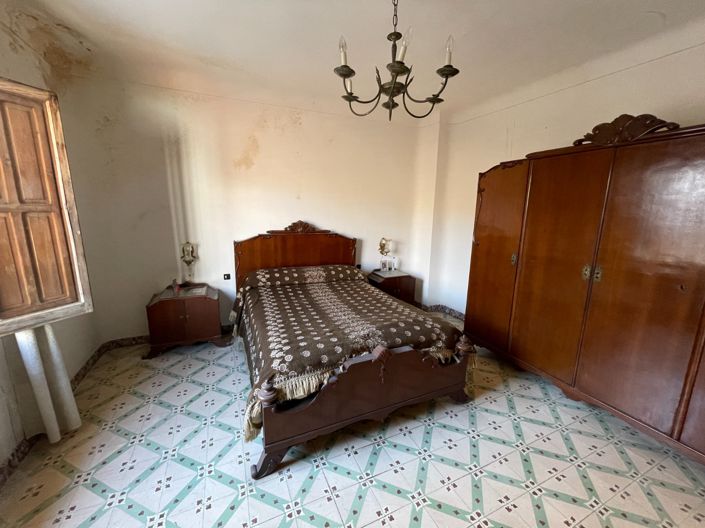 Image No.27-4 Bed Property for sale