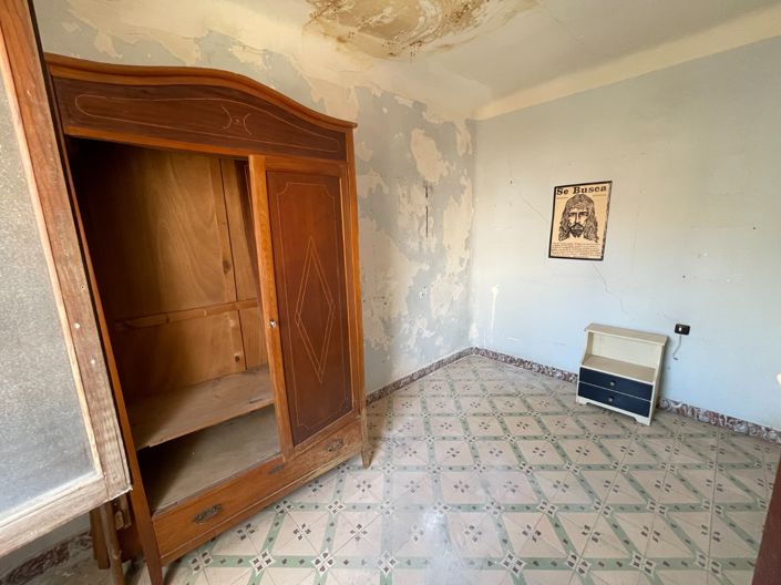 Image No.34-4 Bed Property for sale