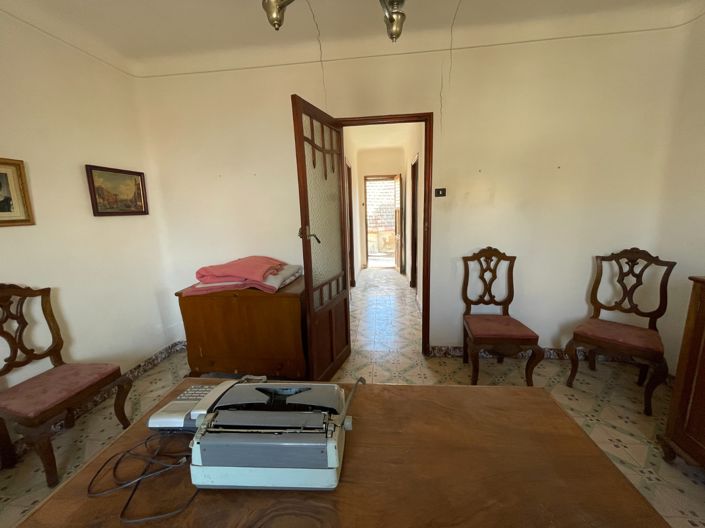 Image No.35-4 Bed Property for sale