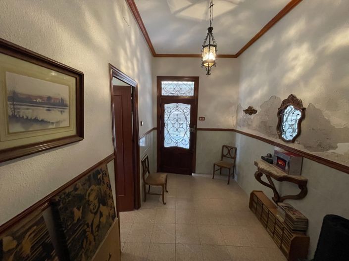 Image No.4-4 Bed Property for sale