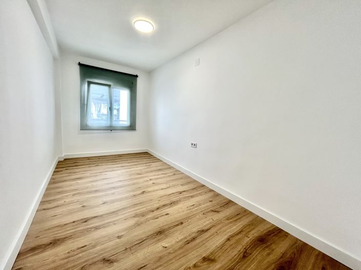 Image No.11-3 Bed Apartment for sale