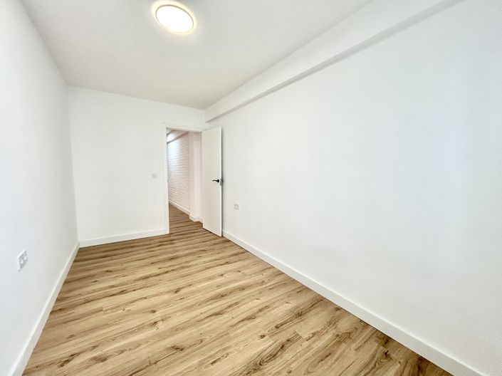 Image No.12-3 Bed Apartment for sale