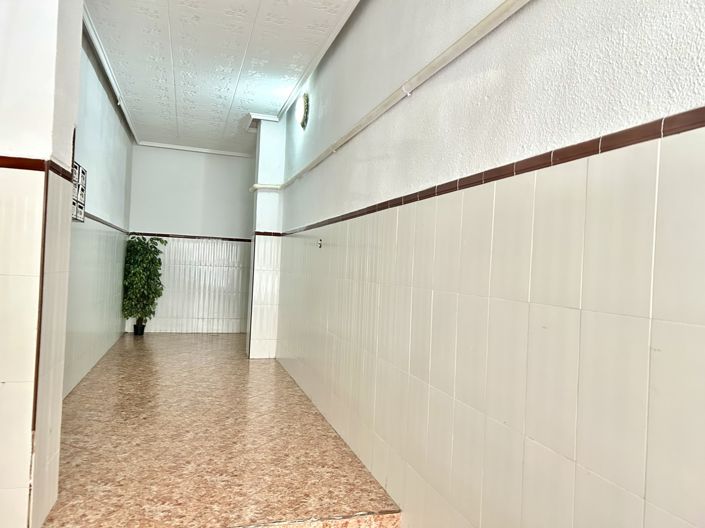 Image No.21-3 Bed Apartment for sale