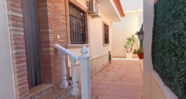 Image No.40-3 Bed Villa for sale