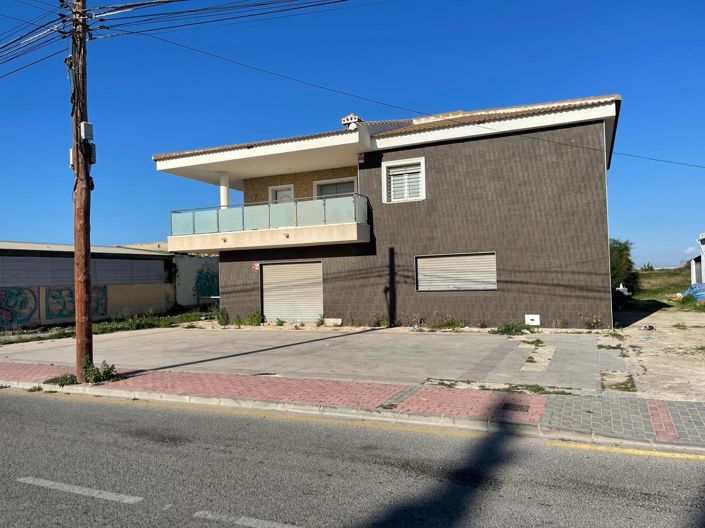 Image No.2-Villa de 3 chambres à vendre à Torrevieja