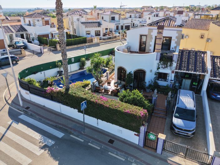 Image No.2-3 Bed Villa for sale