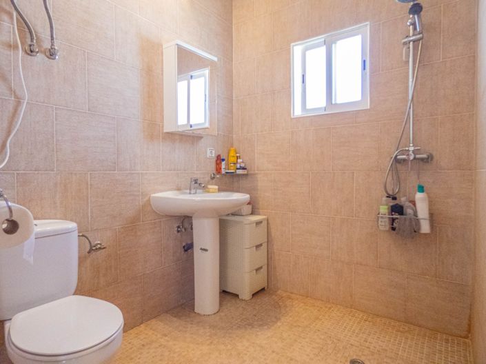 Image No.37-6 Bed Villa for sale