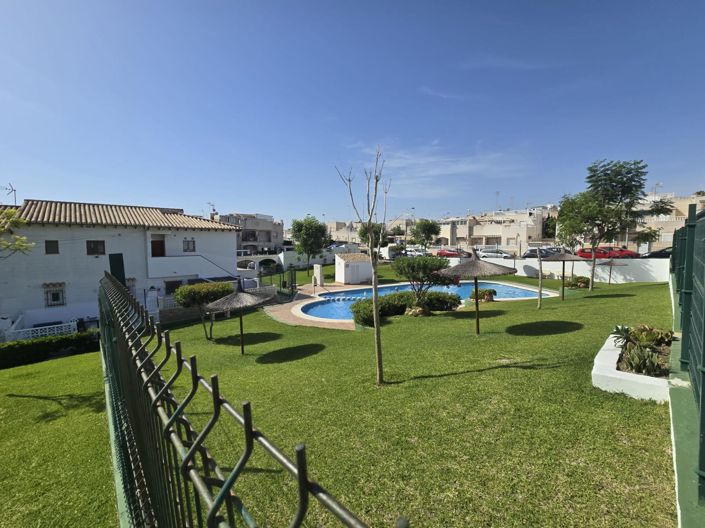 Image No.24-3 Bed Apartment for sale