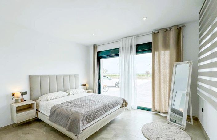Image No.14-4 Bed Villa for sale