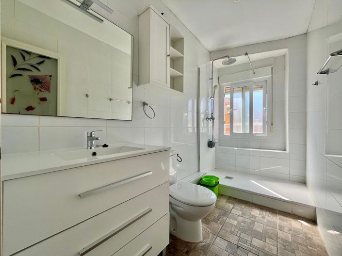 Image No.10-3 Bed Apartment for sale