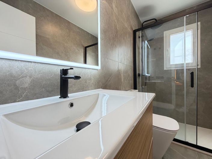 Image No.37-2 Bed Property for sale