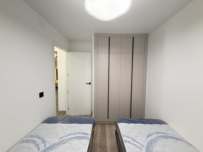 Image No.40-2 Bed Property for sale