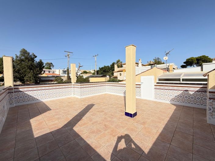 Image No.45-2 Bed Property for sale