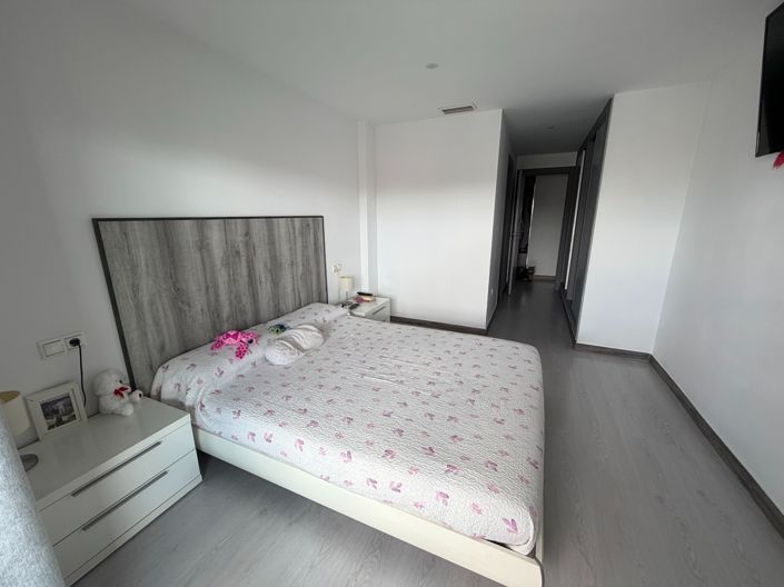 Image No.21-3 Bed Apartment for sale