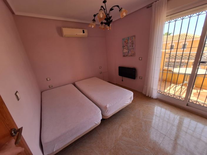 Image No.25-3 Bed Apartment for sale