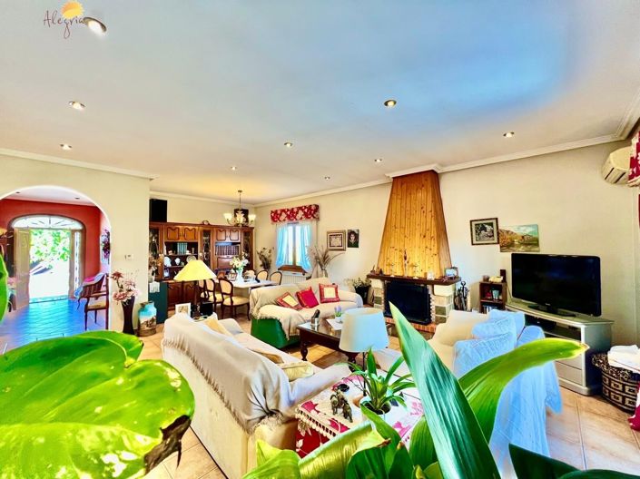 Image No.44-4 Bed Villa for sale