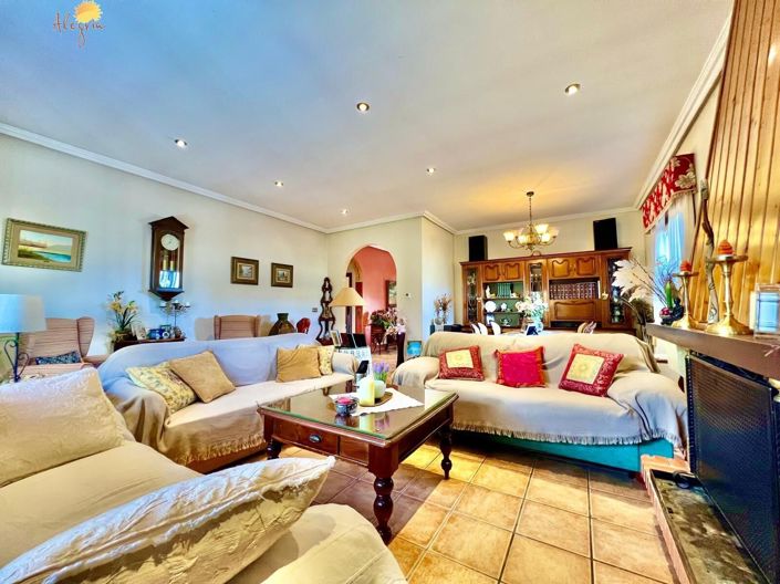 Image No.48-4 Bed Villa for sale