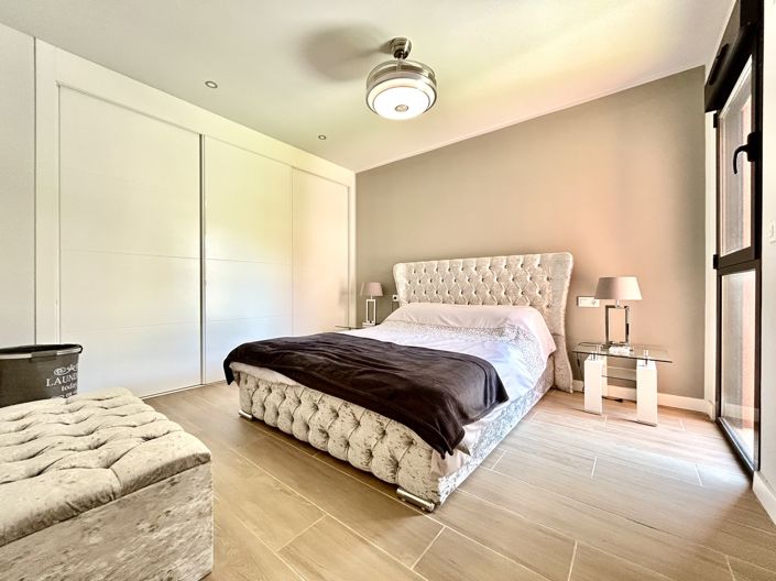 Image No.18-2 Bed Apartment for sale