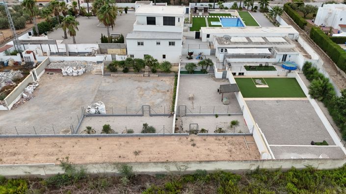Image No.40-8 Bed Villa for sale