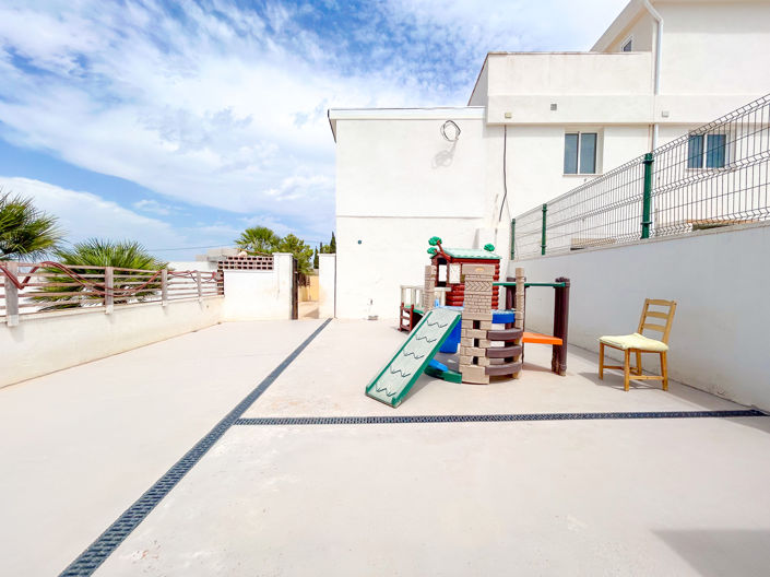 Image No.41-8 Bed Villa for sale