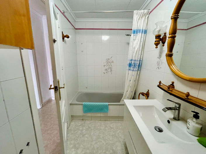 Image No.12-3 Bed Apartment for sale