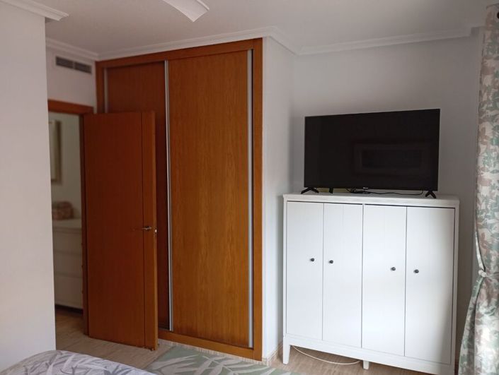 Image No.18-3 Bed Property for sale
