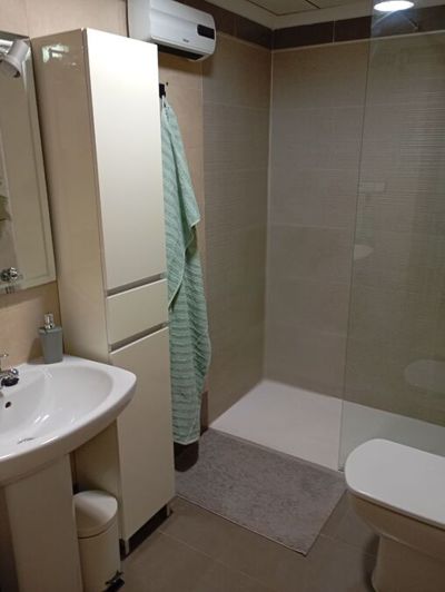 Image No.24-3 Bed Property for sale