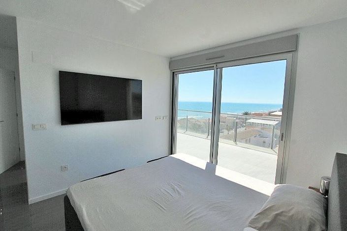 Image No.23-3 Bed Apartment for sale