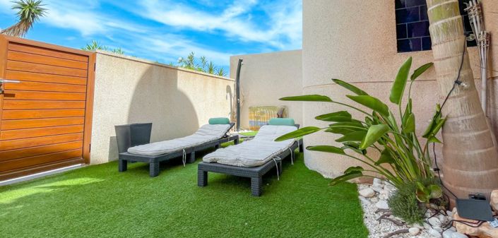 Image No.10-2 Bed Property for sale