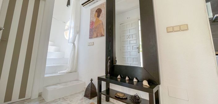 Image No.19-2 Bed Property for sale