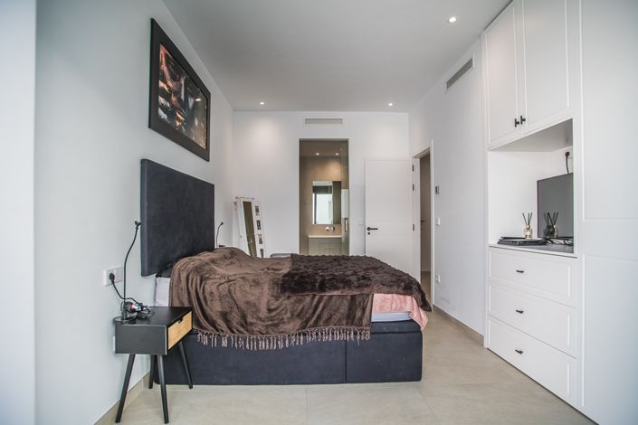 Image No.24-4 Bed Villa for sale