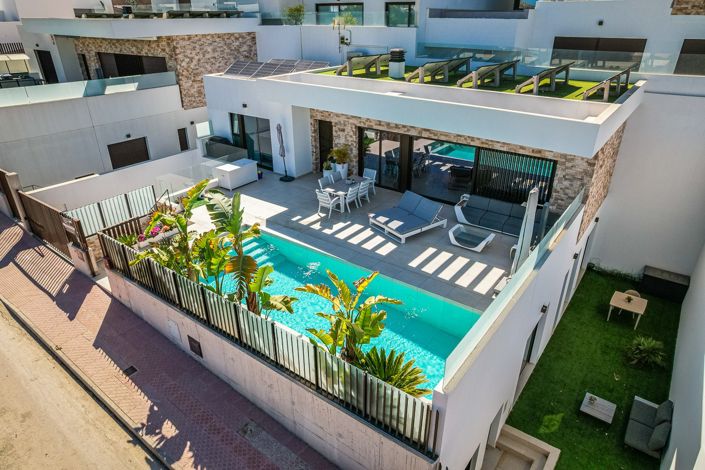 Image No.4-4 Bed Villa for sale
