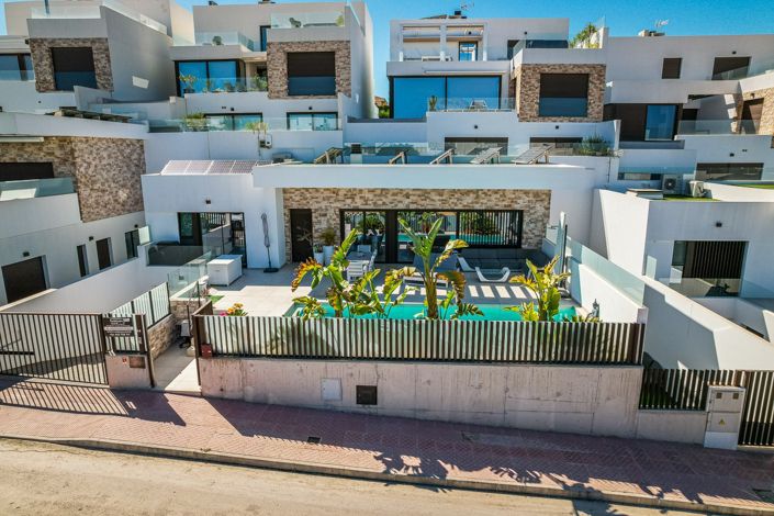 Image No.5-4 Bed Villa for sale