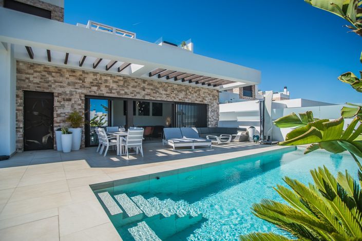 Image No.8-4 Bed Villa for sale
