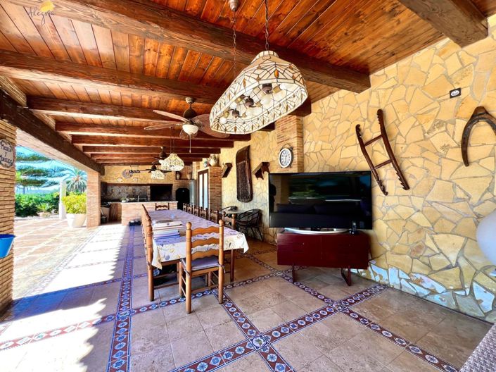 Image No.14-4 Bed Villa for sale