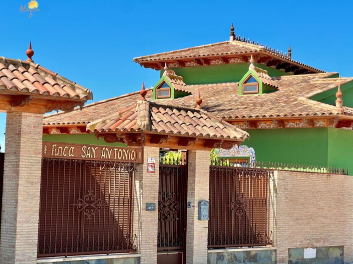 Image No.3-4 Bed Villa for sale