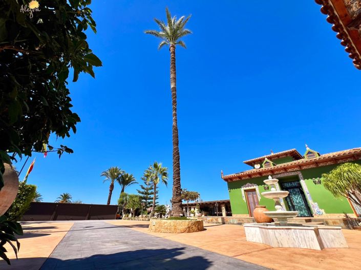 Image No.4-4 Bed Villa for sale