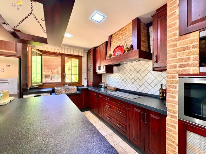 Image No.40-4 Bed Villa for sale
