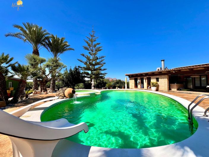 Image No.8-4 Bed Villa for sale