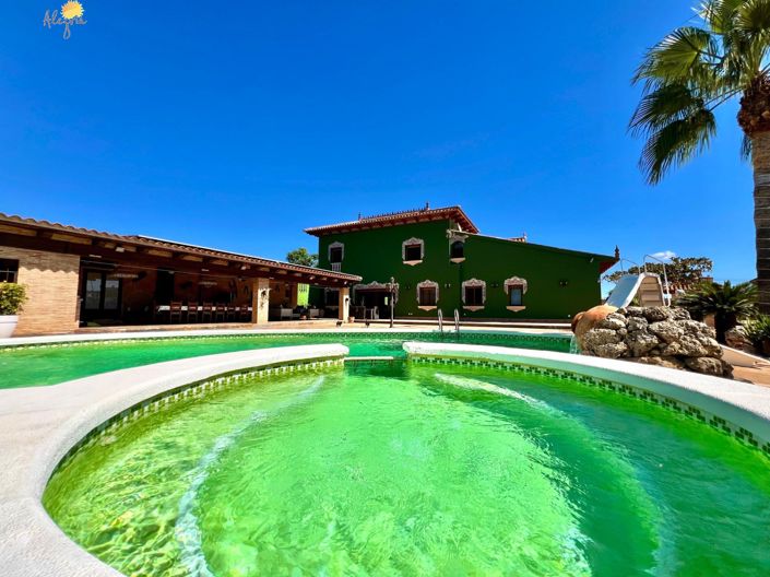 Image No.9-4 Bed Villa for sale