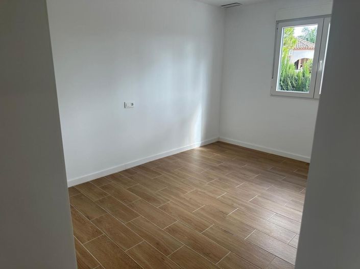 Image No.11-3 Bed Villa for sale