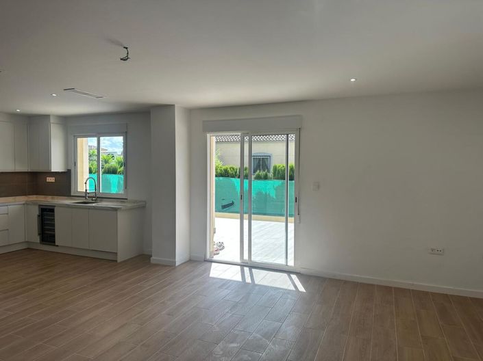 Image No.7-3 Bed Villa for sale