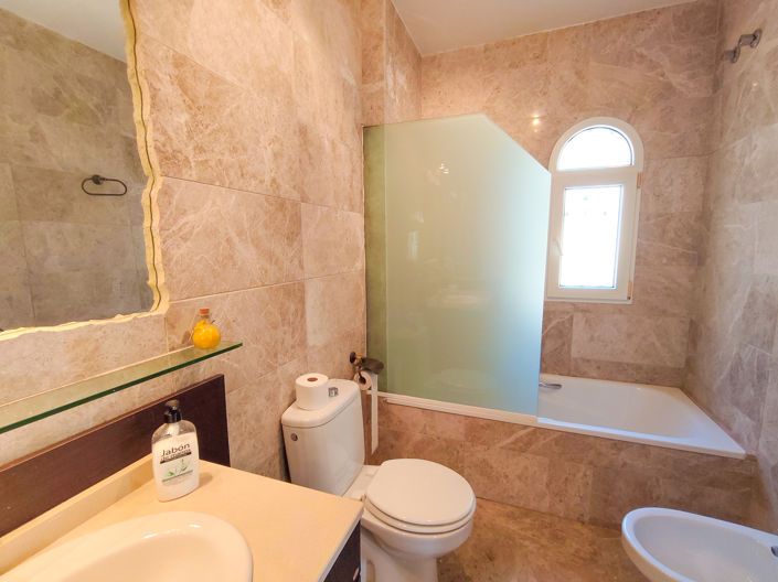 Image No.24-3 Bed Villa for sale